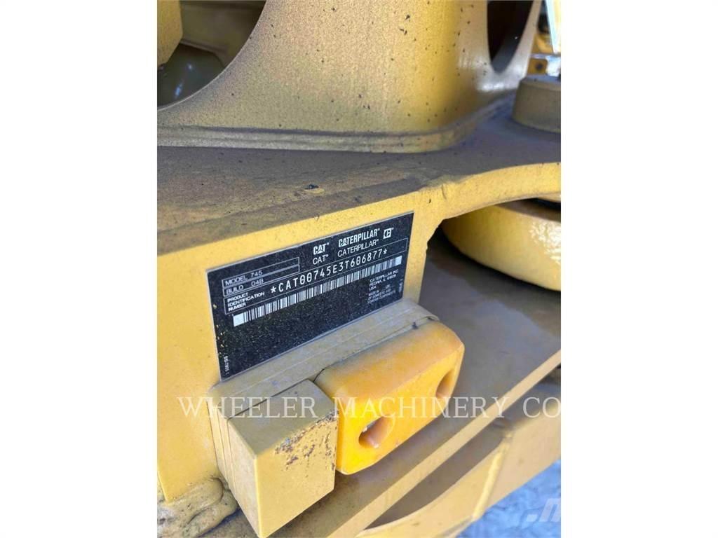 CAT 745 TG Шарнирно-сочленённые самосвалы