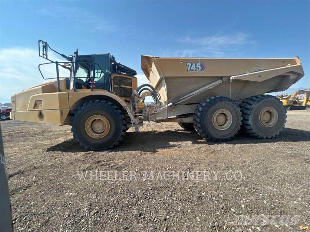 CAT 745 TG Шарнирно-сочленённые самосвалы