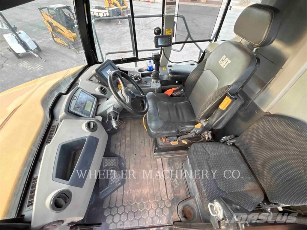 CAT 745 W/PAN Шарнирно-сочленённые самосвалы