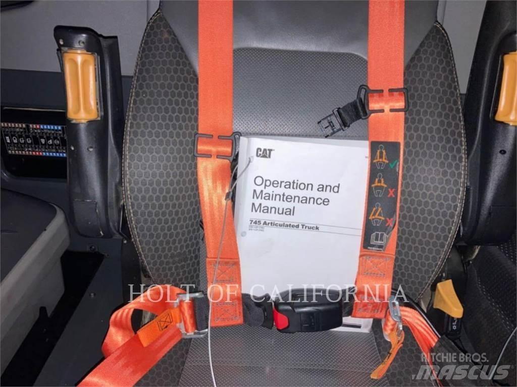 CAT 745 WT Грузовики-цистерны