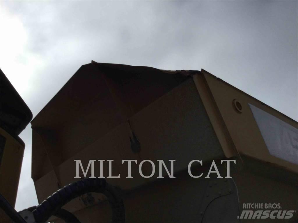 CAT 74504 Шарнирно-сочленённые самосвалы