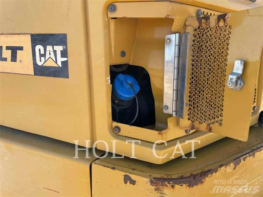 CAT 74504 Шарнирно-сочленённые самосвалы