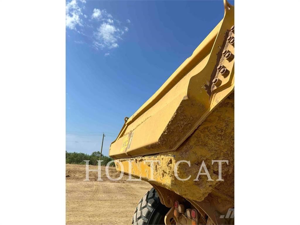 CAT 74504 Шарнирно-сочленённые самосвалы