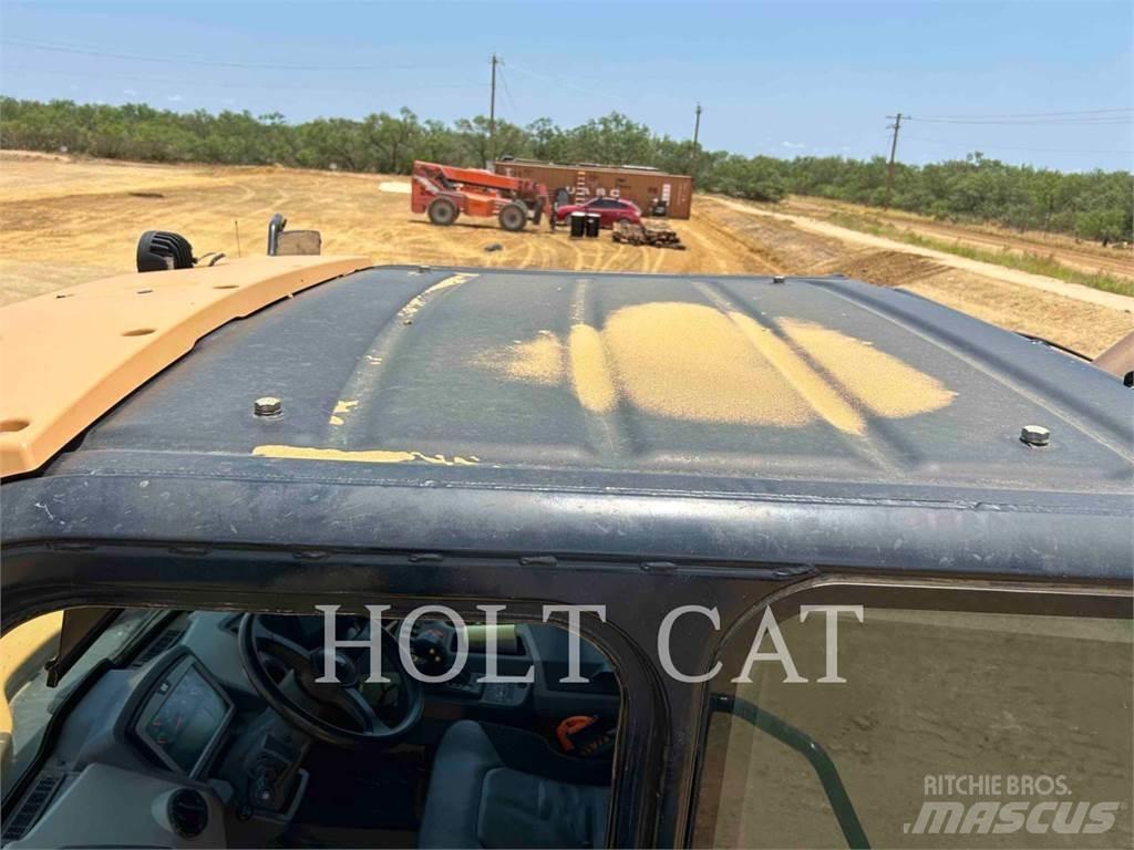 CAT 74504 Шарнирно-сочленённые самосвалы