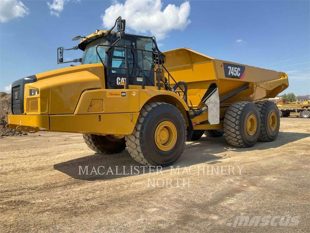 CAT 74504 Шарнирно-сочленённые самосвалы