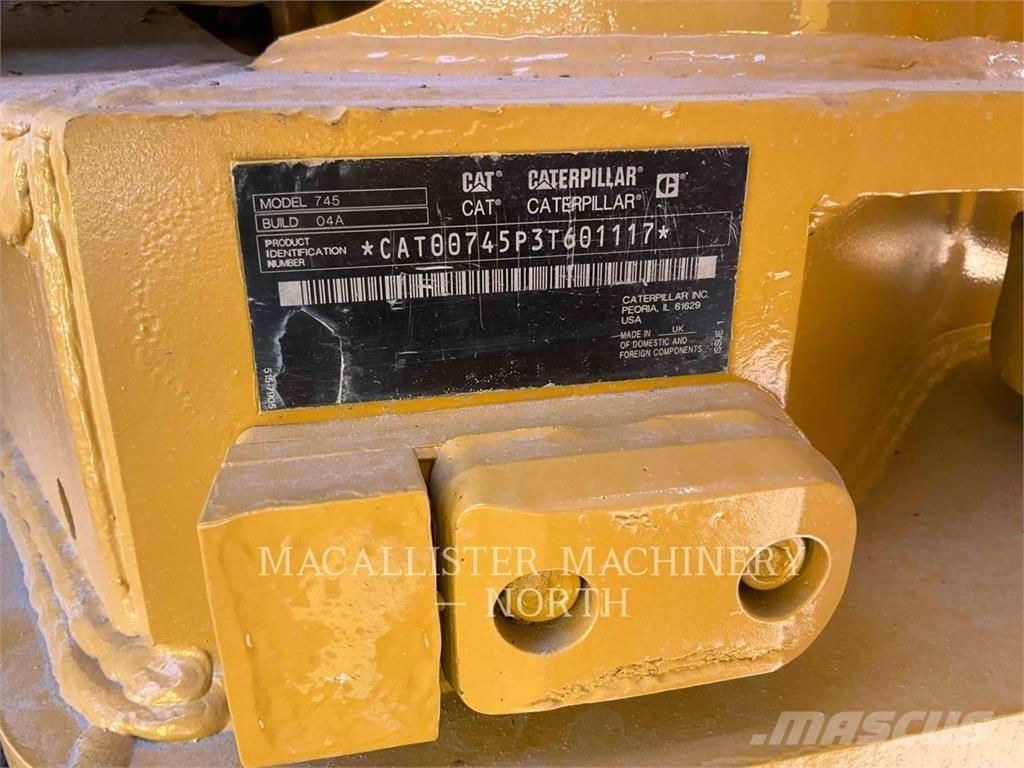 CAT 74504 Шарнирно-сочленённые самосвалы