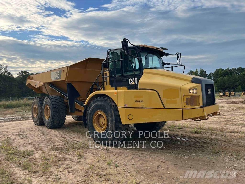 CAT 74504 Шарнирно-сочленённые самосвалы