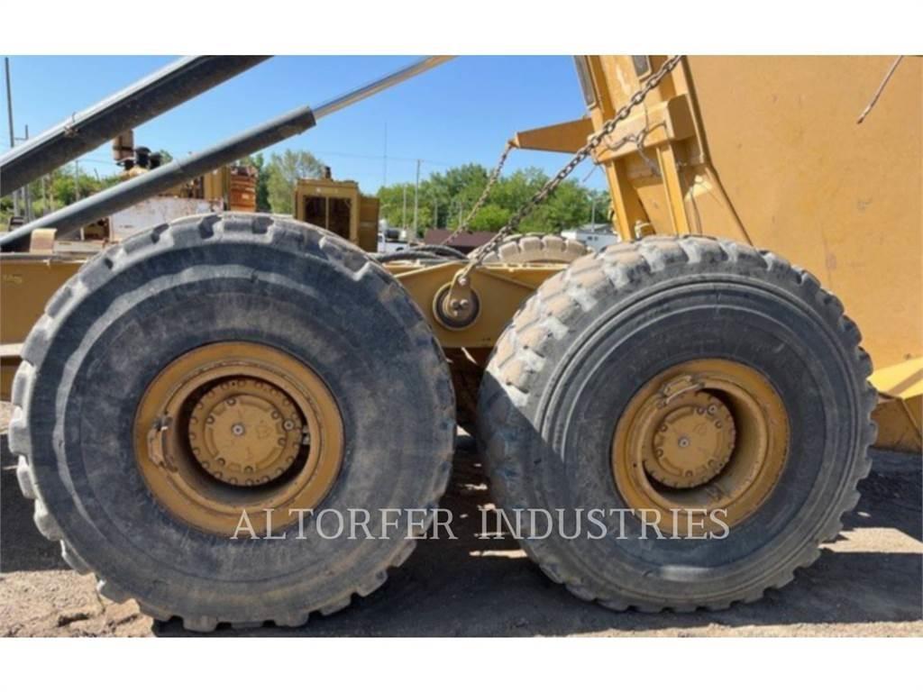 CAT 745C Шарнирно-сочленённые самосвалы