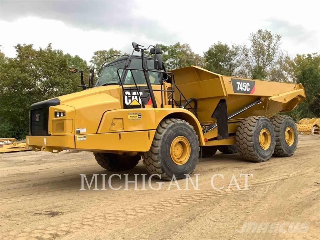 CAT 745C Шарнирно-сочленённые самосвалы