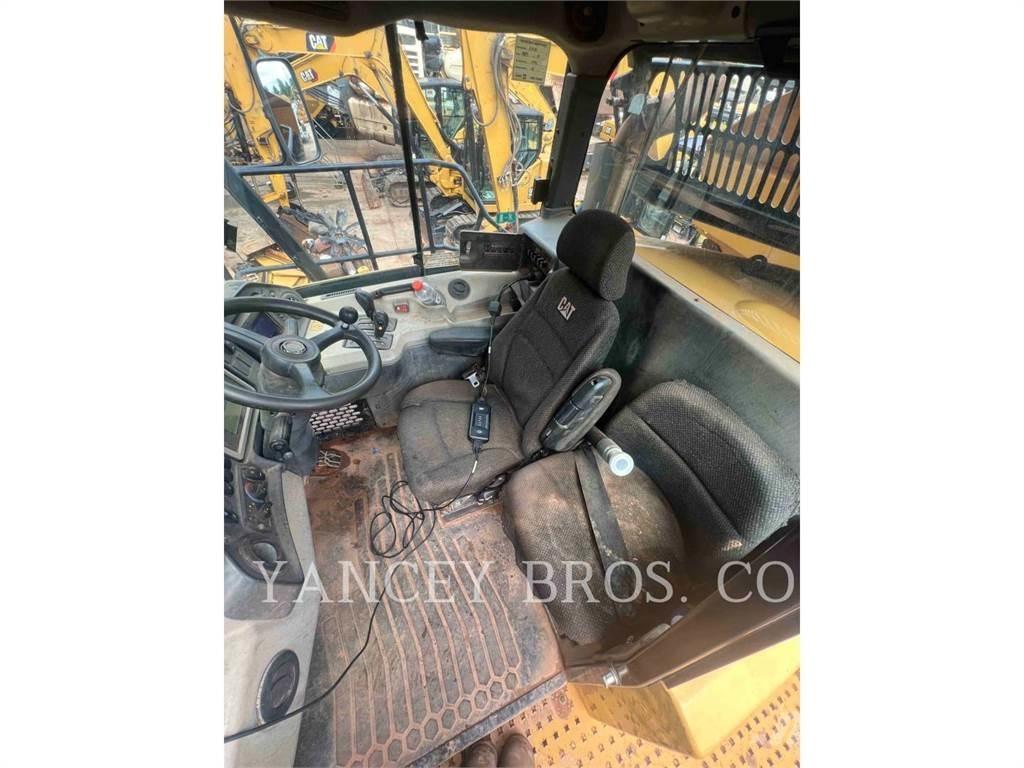 CAT 745C Шарнирно-сочленённые самосвалы
