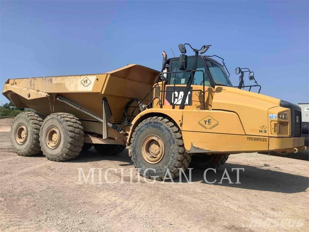 CAT 745C Шарнирно-сочленённые самосвалы