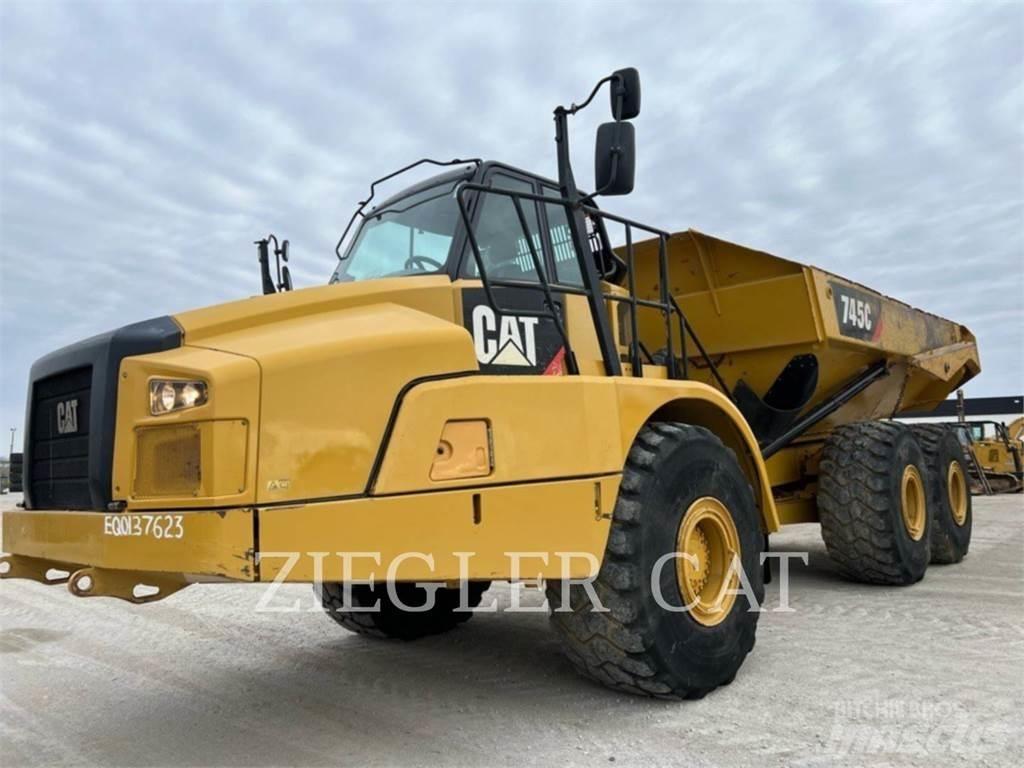 CAT 745C Шарнирно-сочленённые самосвалы