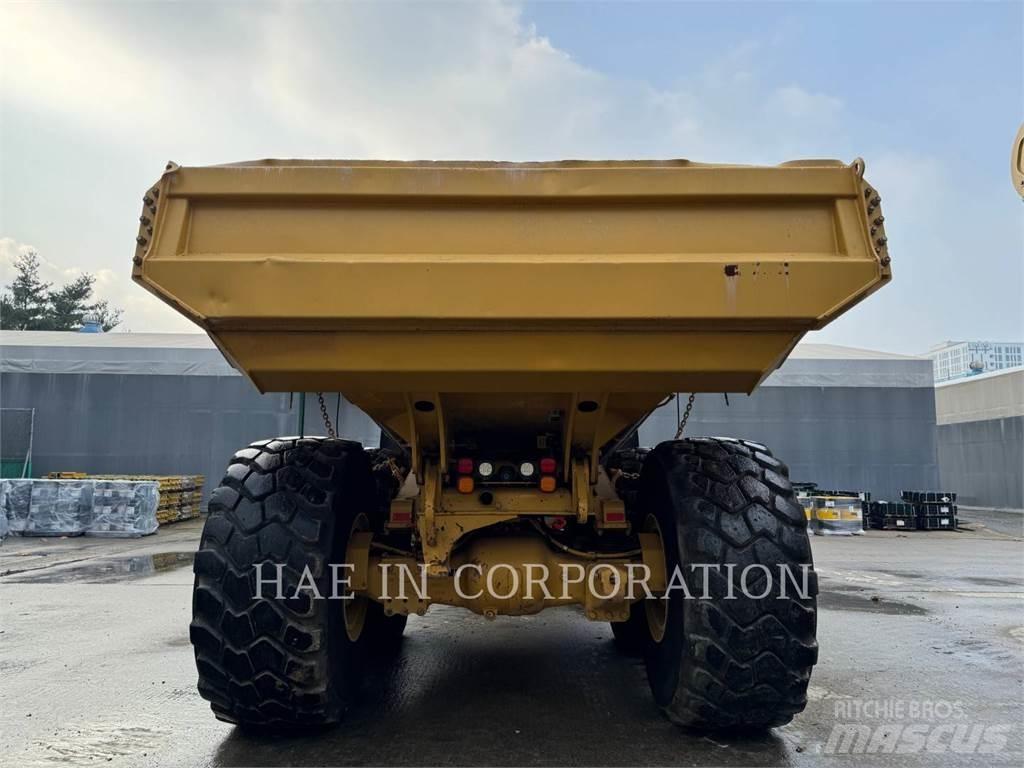 CAT 745C Шарнирно-сочленённые самосвалы