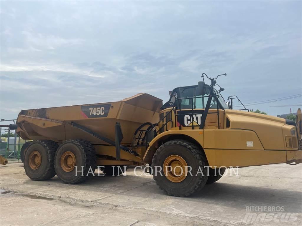 CAT 745C Шарнирно-сочленённые самосвалы