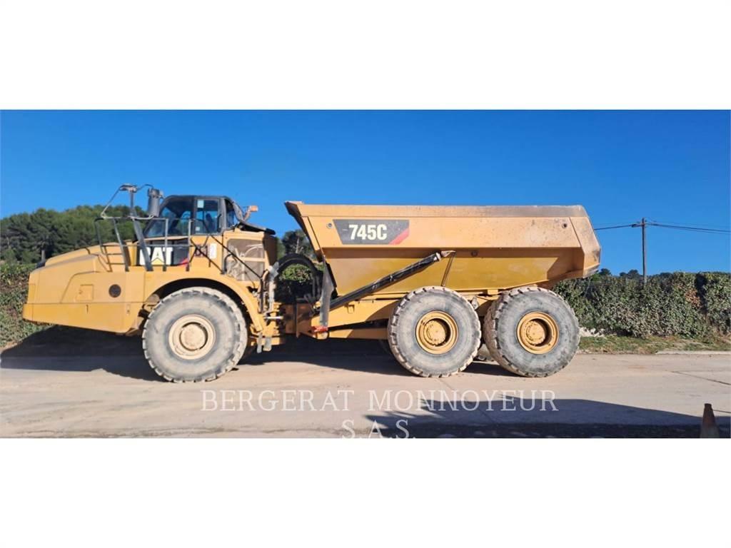 CAT 745C Шарнирно-сочленённые самосвалы