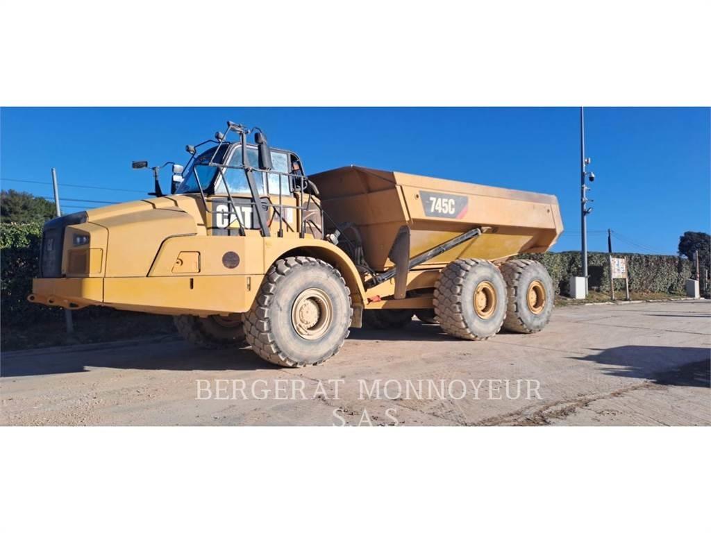 CAT 745C Шарнирно-сочленённые самосвалы