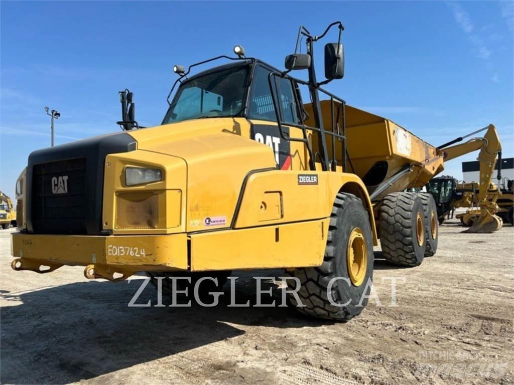 CAT 745C Шарнирно-сочленённые самосвалы