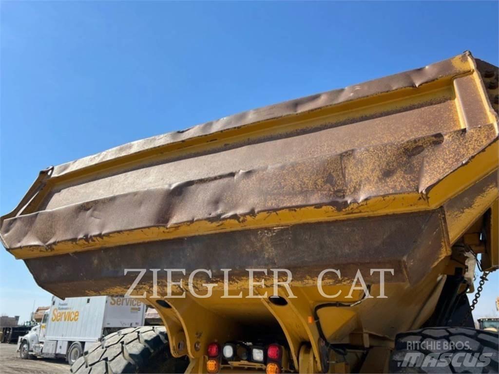 CAT 745C Шарнирно-сочленённые самосвалы