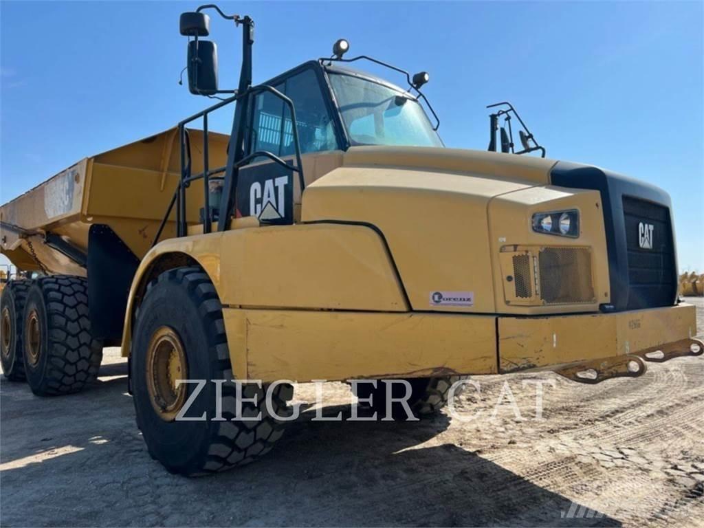 CAT 745C Шарнирно-сочленённые самосвалы