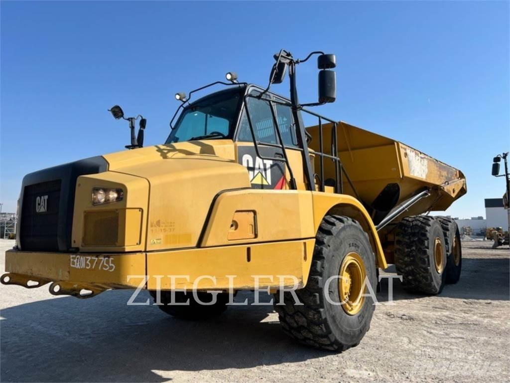 CAT 745C Шарнирно-сочленённые самосвалы
