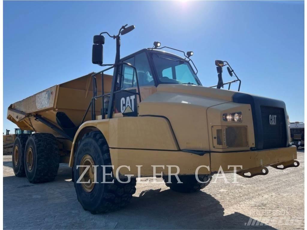 CAT 745C Шарнирно-сочленённые самосвалы