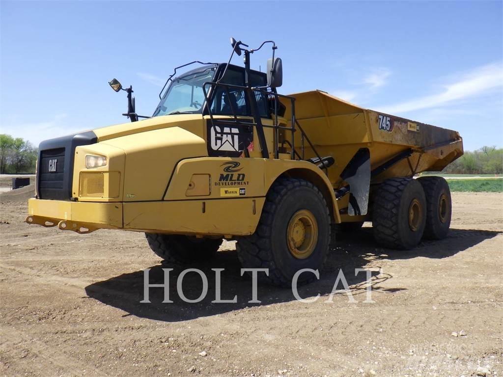 CAT 745C Шарнирно-сочленённые самосвалы