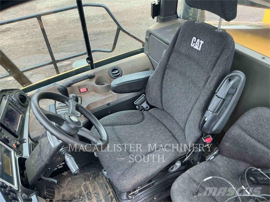 CAT 745C Шарнирно-сочленённые самосвалы