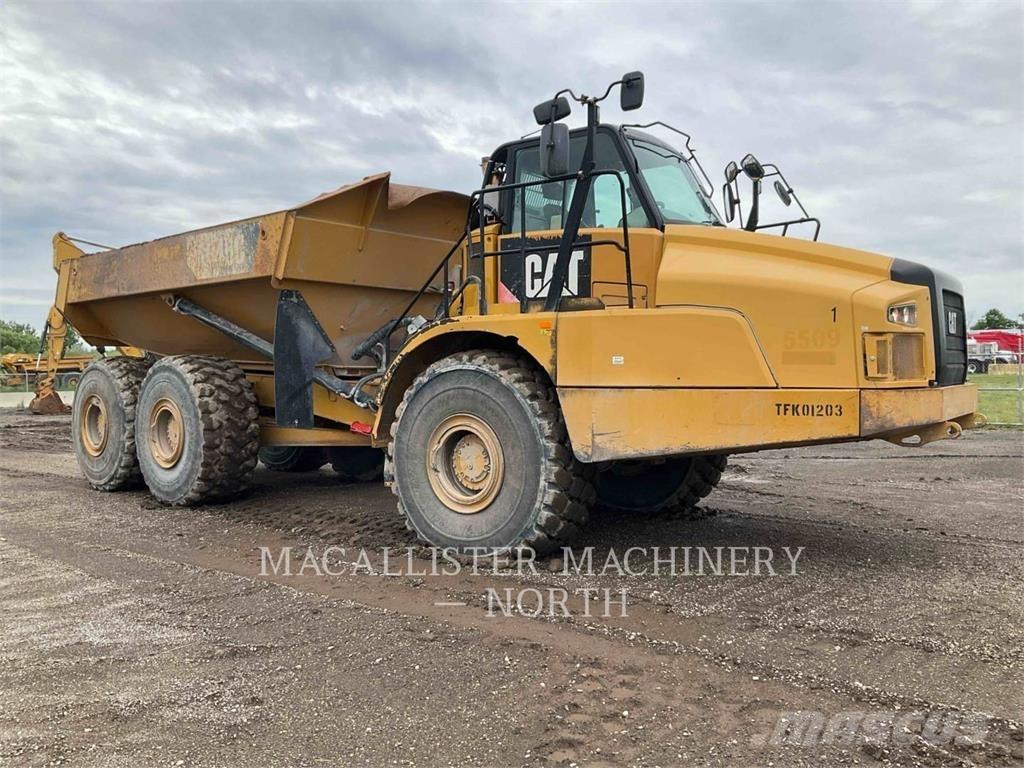 CAT 745C Шарнирно-сочленённые самосвалы