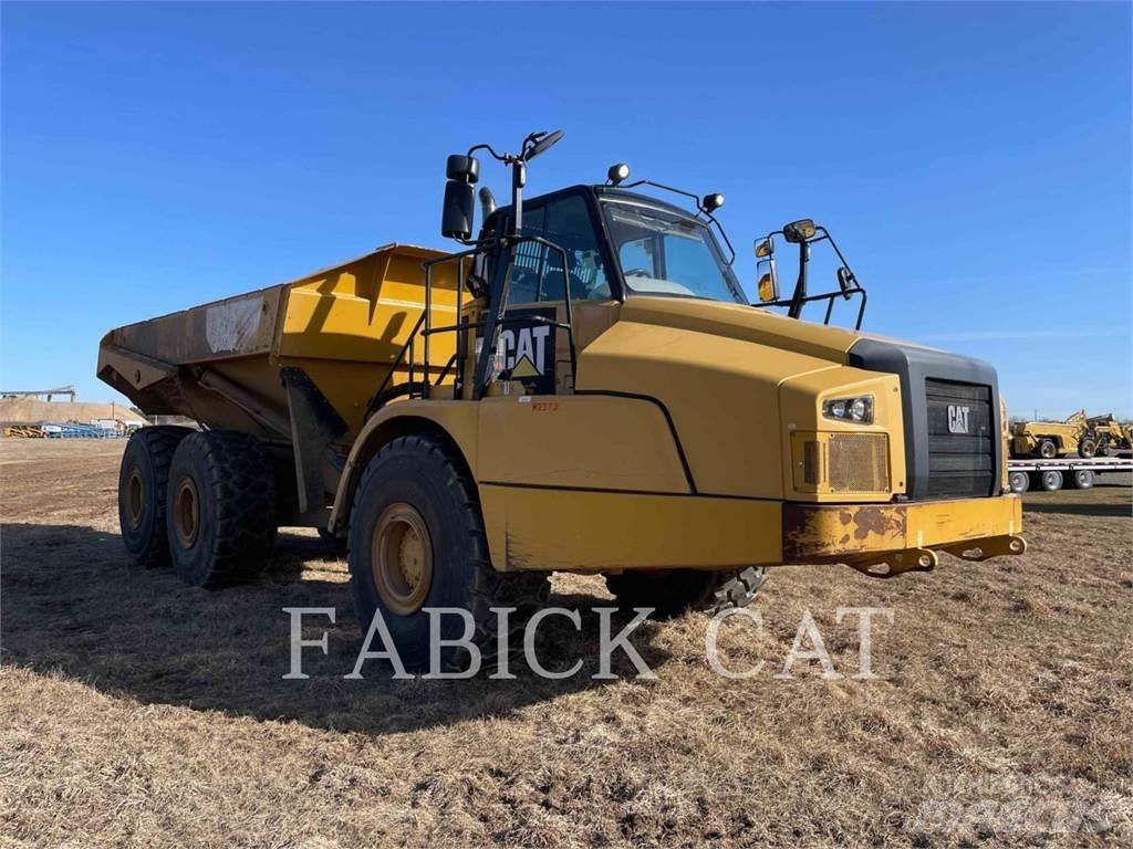 CAT 745C Шарнирно-сочленённые самосвалы