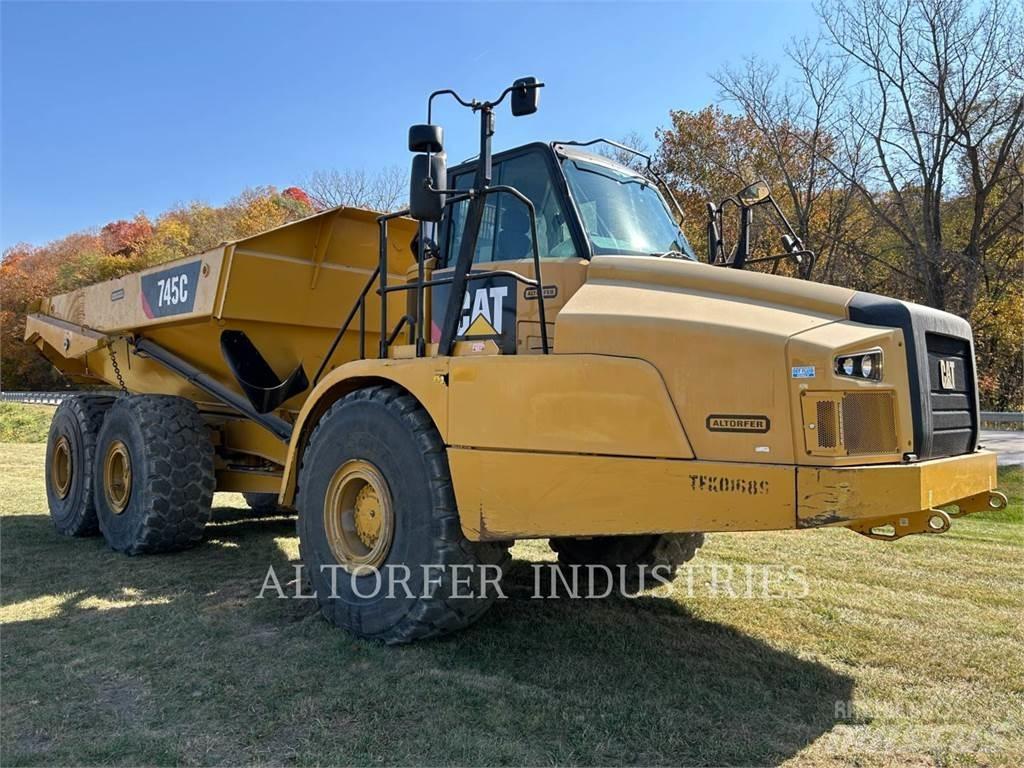 CAT 745C Шарнирно-сочленённые самосвалы