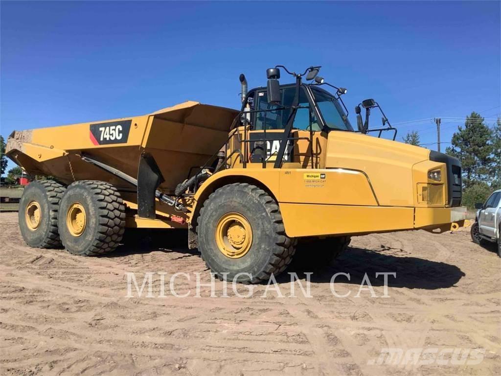 CAT 745C T Шарнирно-сочленённые самосвалы