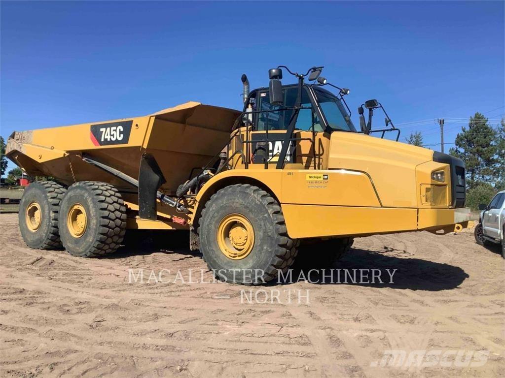 CAT 745C T Шарнирно-сочленённые самосвалы