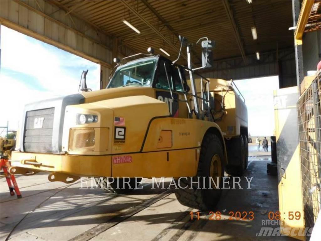 CAT 745C WT Поливочные машины