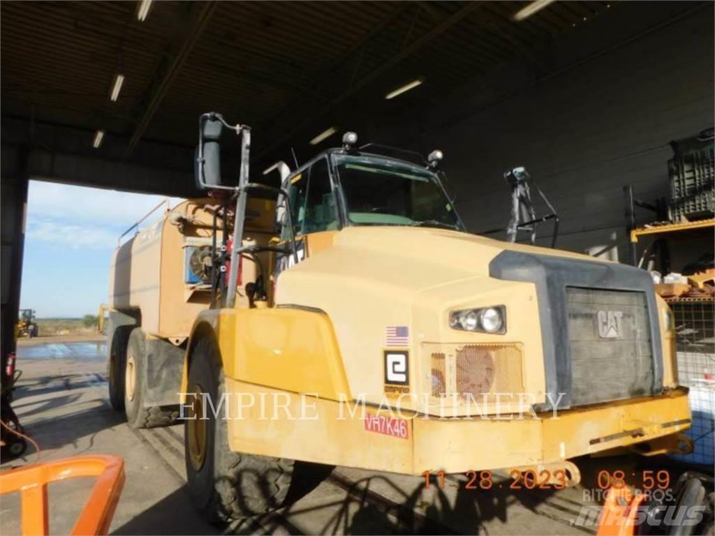 CAT 745C WT Поливочные машины