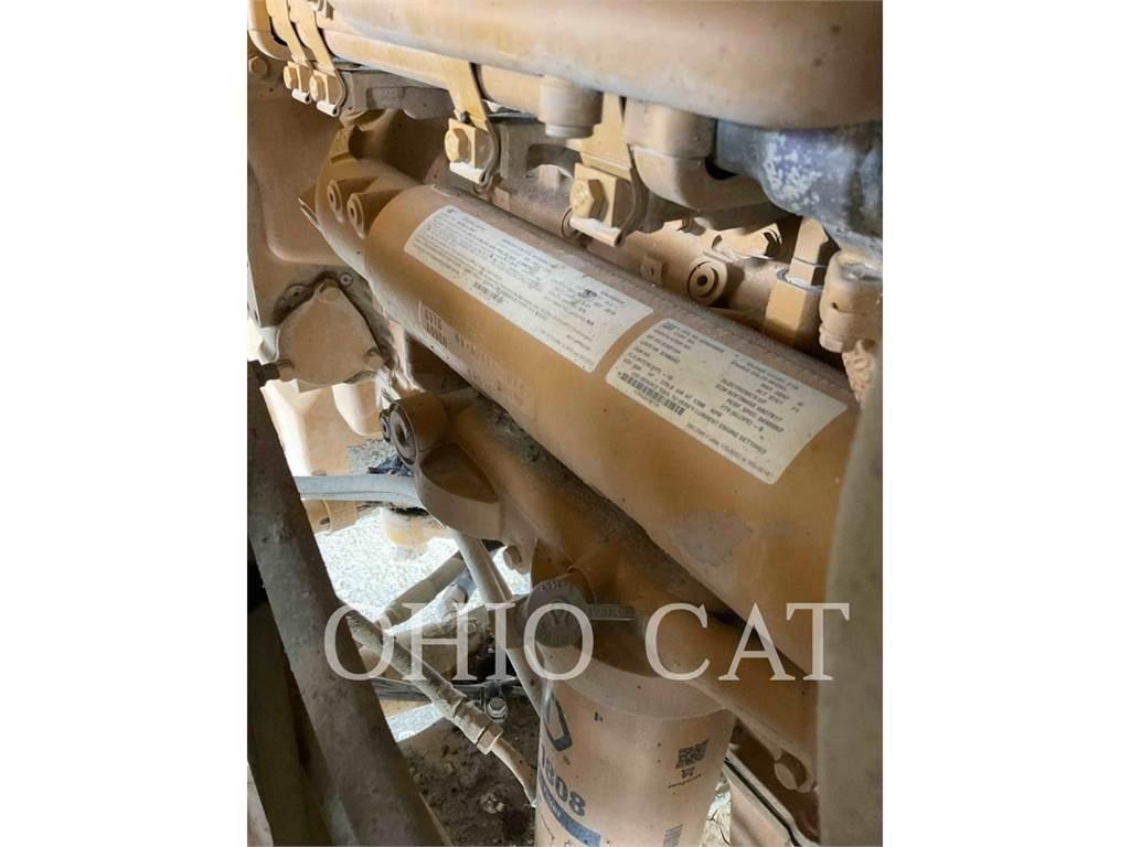 CAT 770G Шарнирно-сочленённые самосвалы