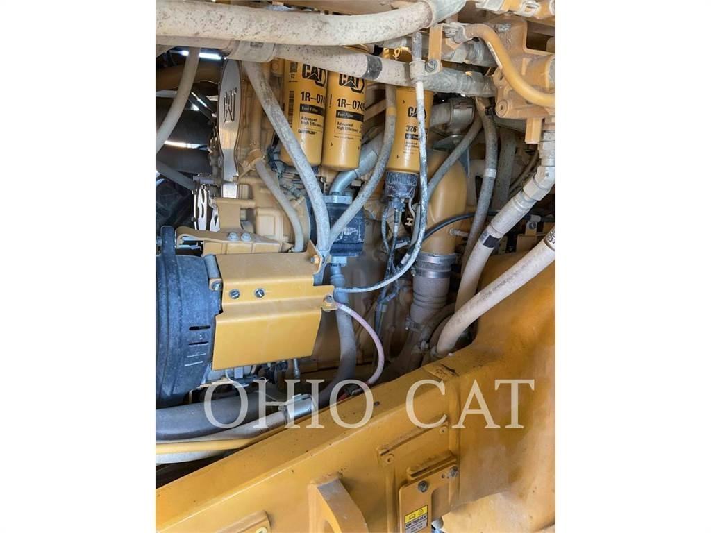 CAT 770G Шарнирно-сочленённые самосвалы