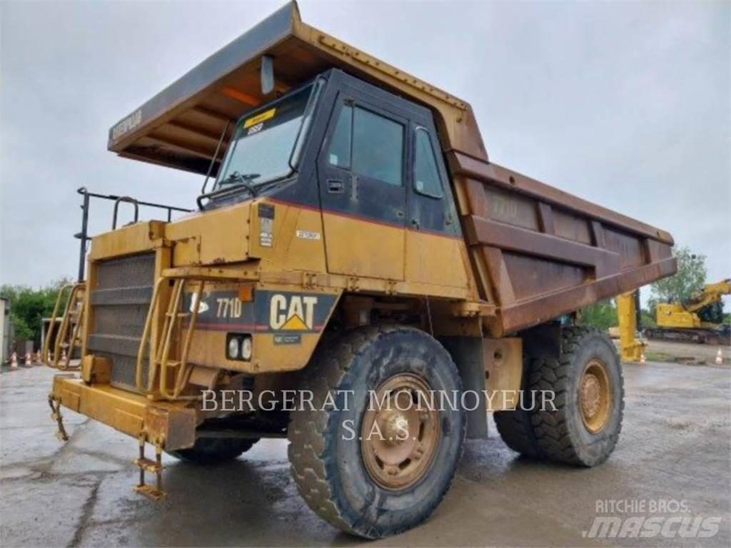 CAT 771D Шарнирно-сочленённые самосвалы