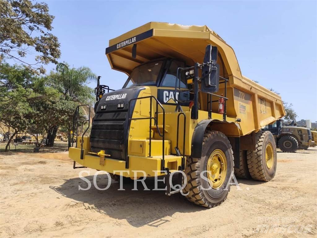 CAT 772 Шарнирно-сочленённые самосвалы