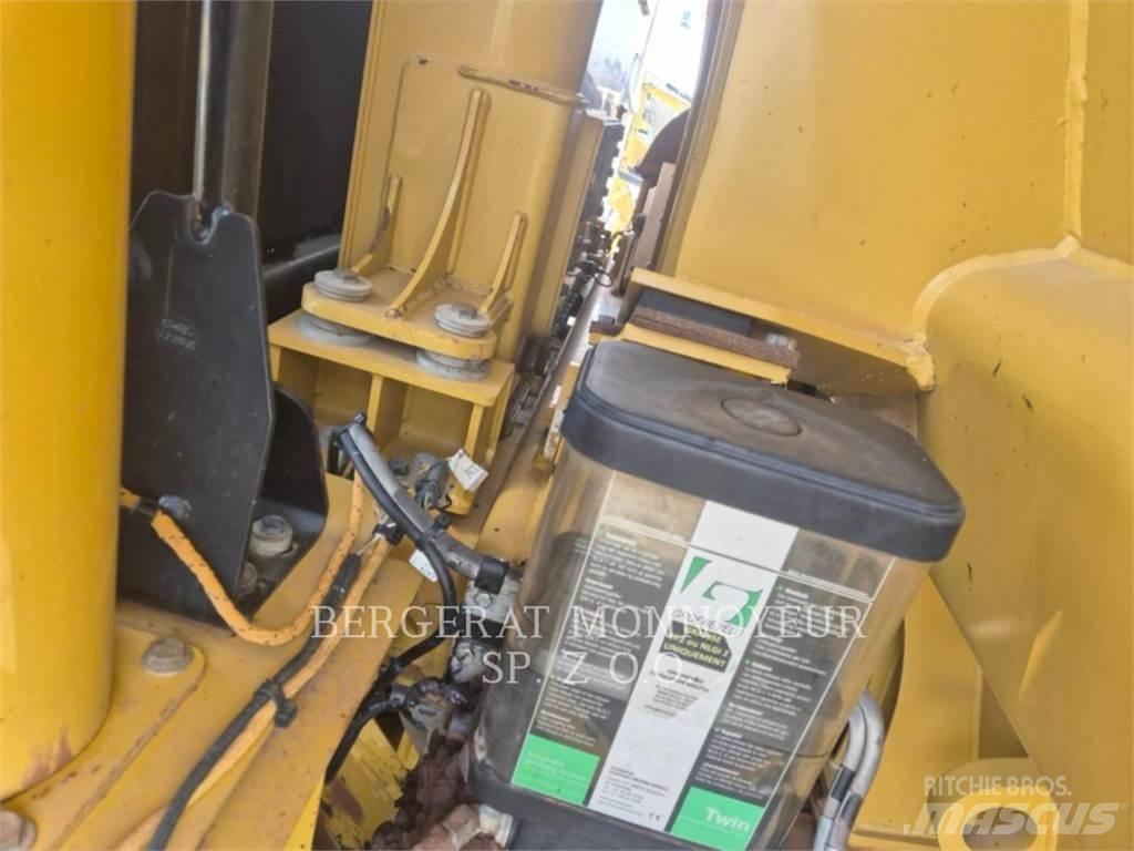 CAT 772G Шарнирно-сочленённые самосвалы