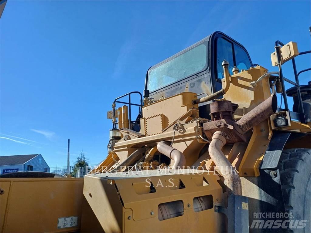 CAT 772G Шарнирно-сочленённые самосвалы