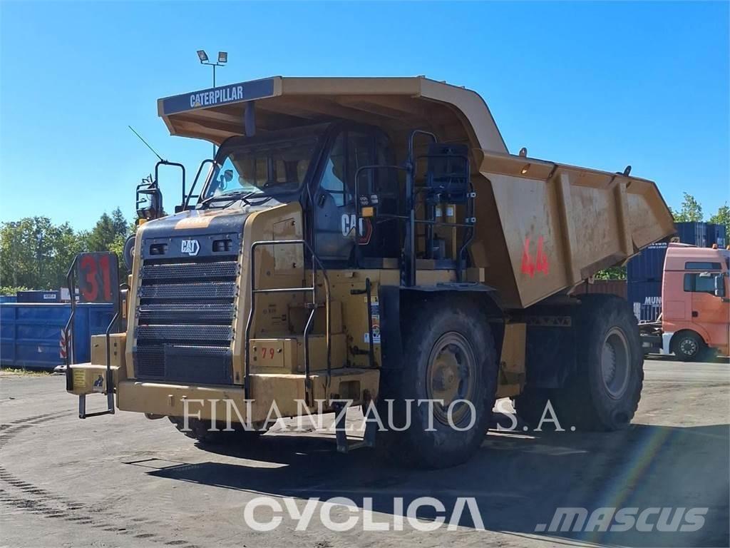 CAT 772G Шарнирно-сочленённые самосвалы