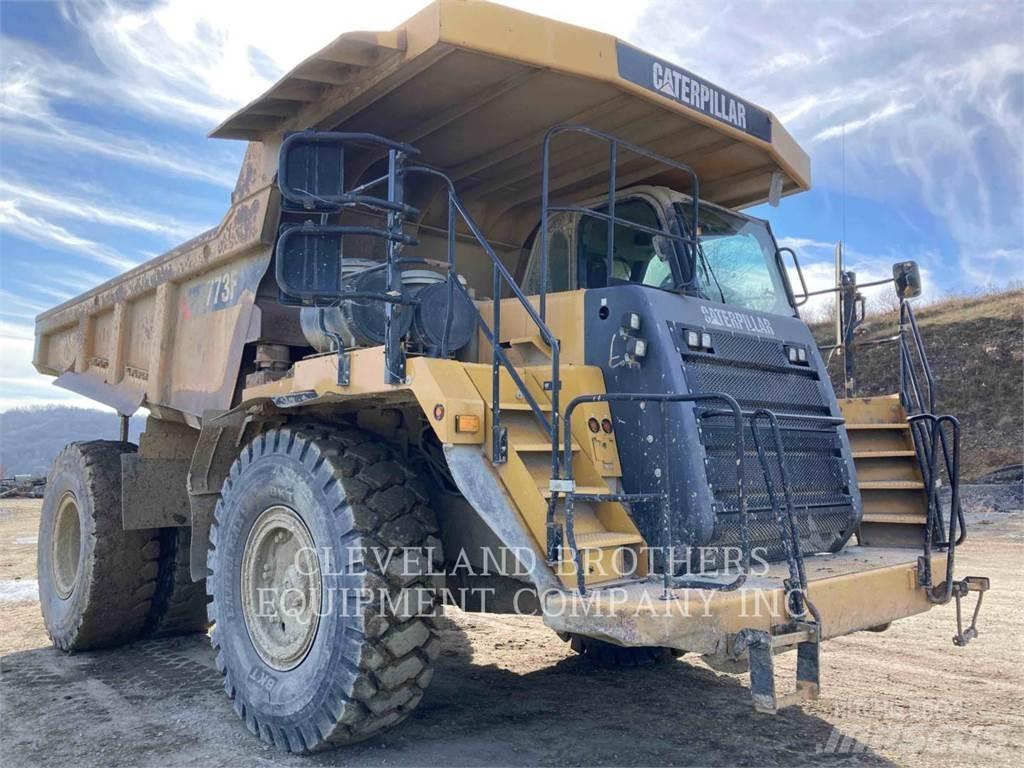 CAT 773F Шарнирно-сочленённые самосвалы
