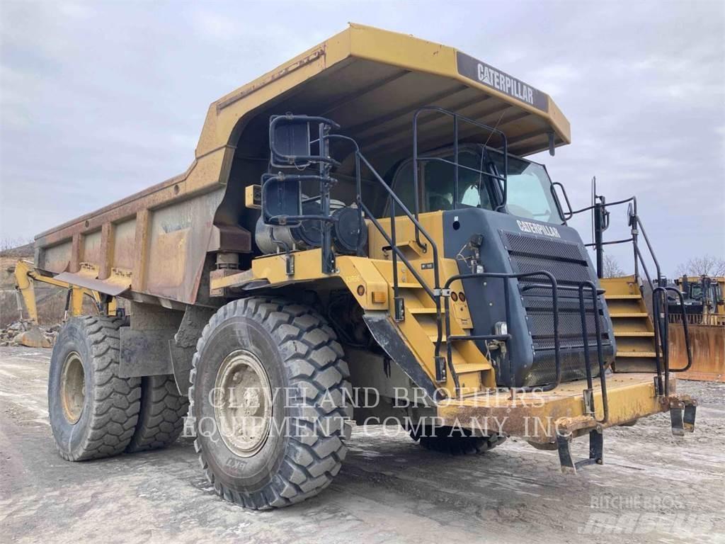 CAT 773F Шарнирно-сочленённые самосвалы