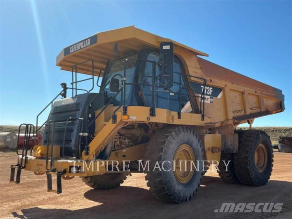 CAT 773F Шарнирно-сочленённые самосвалы
