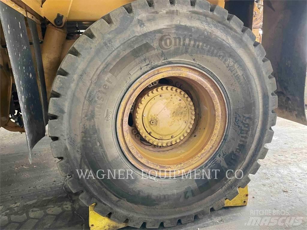CAT 773F WT Поливочные машины