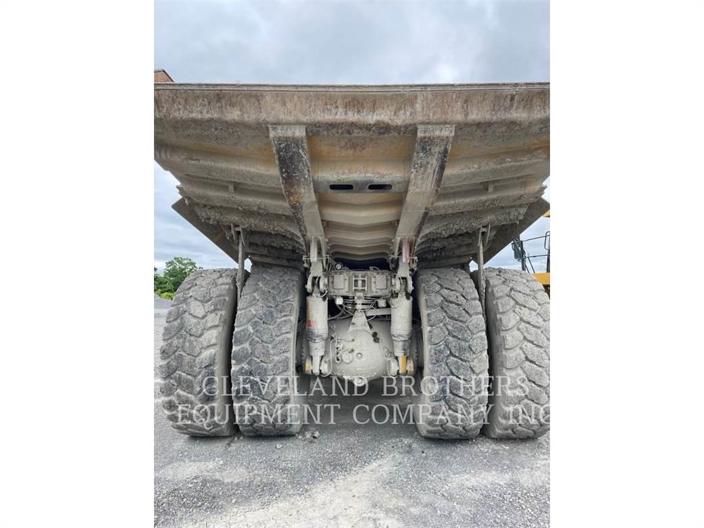 CAT 773G Шарнирно-сочленённые самосвалы