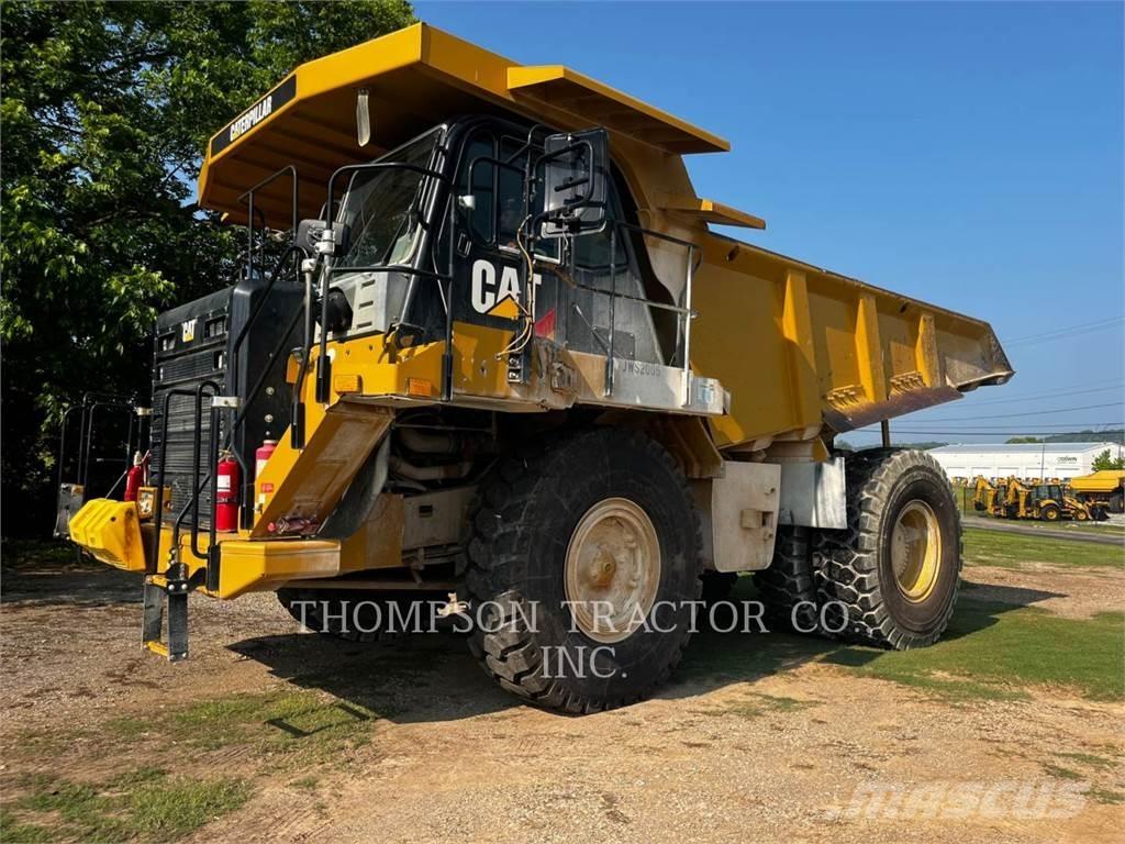 CAT 773G Шарнирно-сочленённые самосвалы