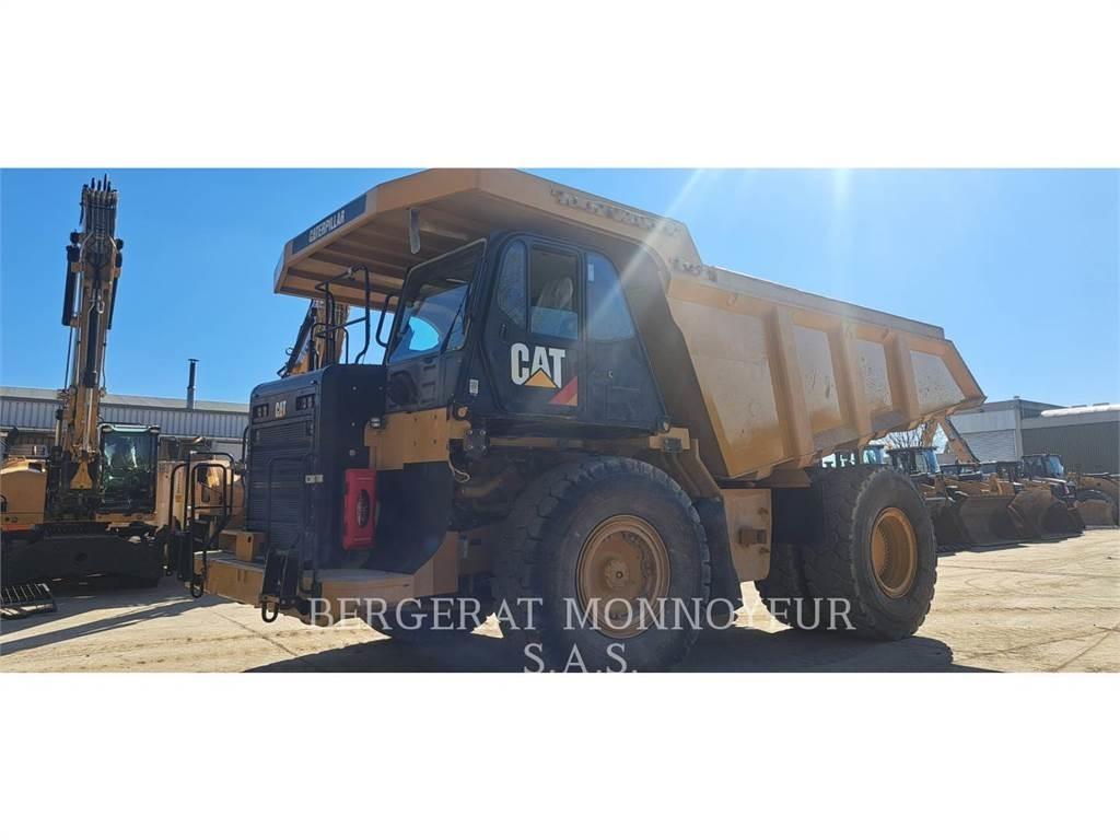 CAT 775 G Шарнирно-сочленённые самосвалы