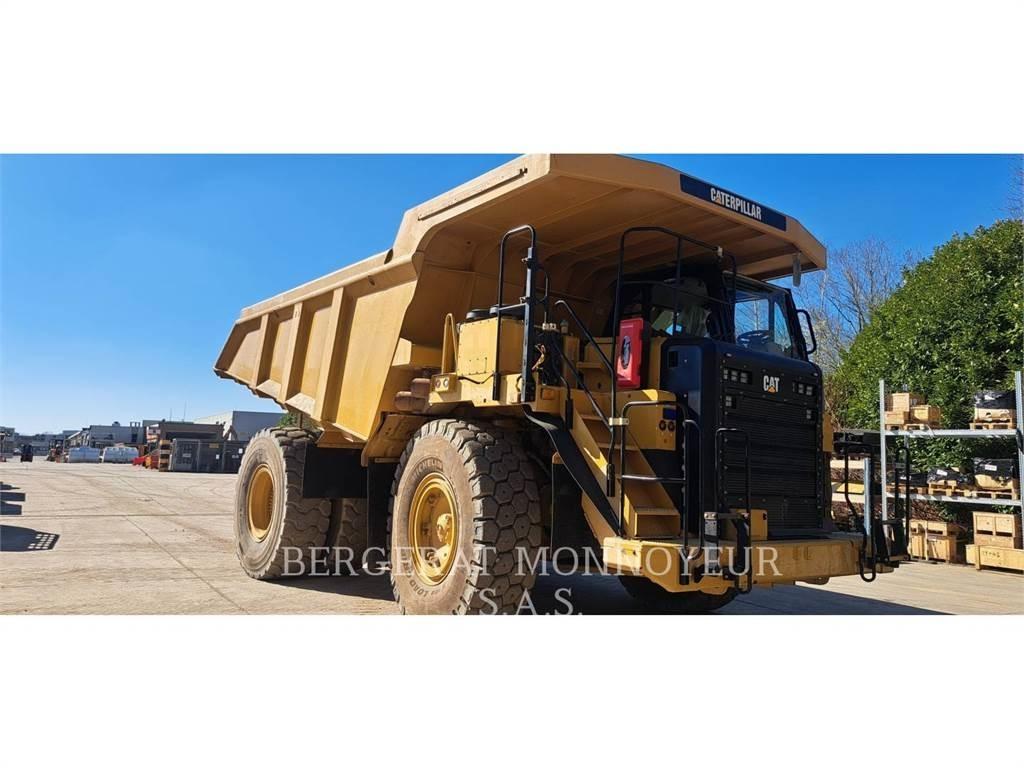 CAT 775 G Шарнирно-сочленённые самосвалы