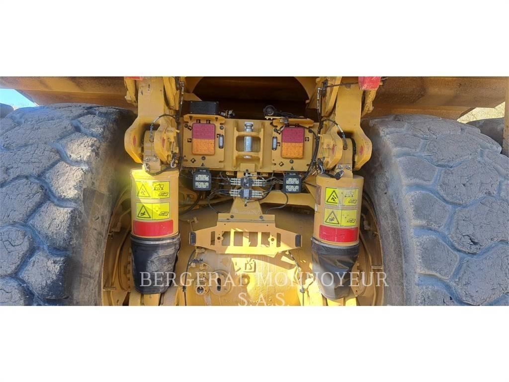 CAT 775 G Шарнирно-сочленённые самосвалы